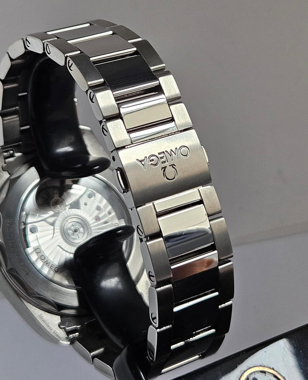 OMEGA Seamaster Aqua Terra Co Axial Master Chronometer - Men's Watch - 220.10.41.21.03.001