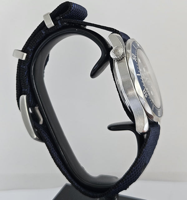 OMEGA Seamaster Professional 300M - Blue dial Unisex Watch - 25.61.80