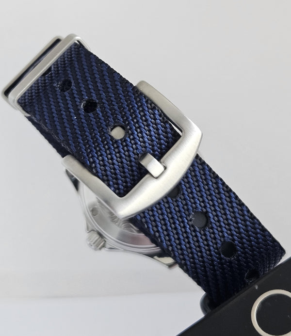 OMEGA Seamaster Professional 300M - Blue dial Unisex Watch - 25.61.80