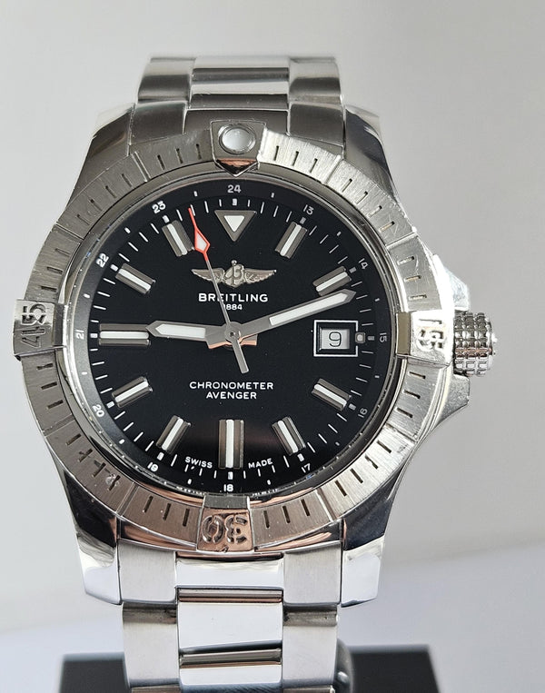 Breitling Avenger Automatic 43 - Men's Watch  - Ref. A17318101B1A1