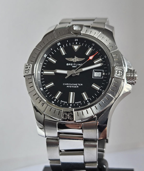 Breitling Avenger Automatic 43 - Men's Watch  - Ref. A17318101B1A1