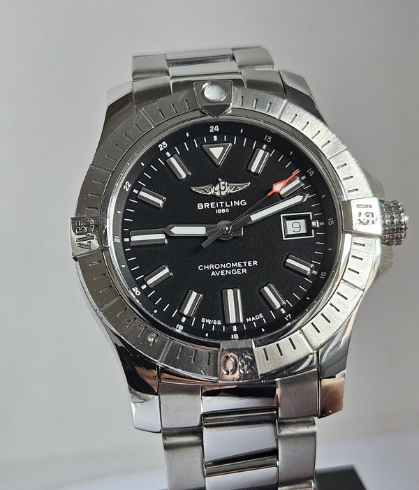 Breitling Avenger Automatic 43 - Men's Watch - Ref. A17318101B1A1