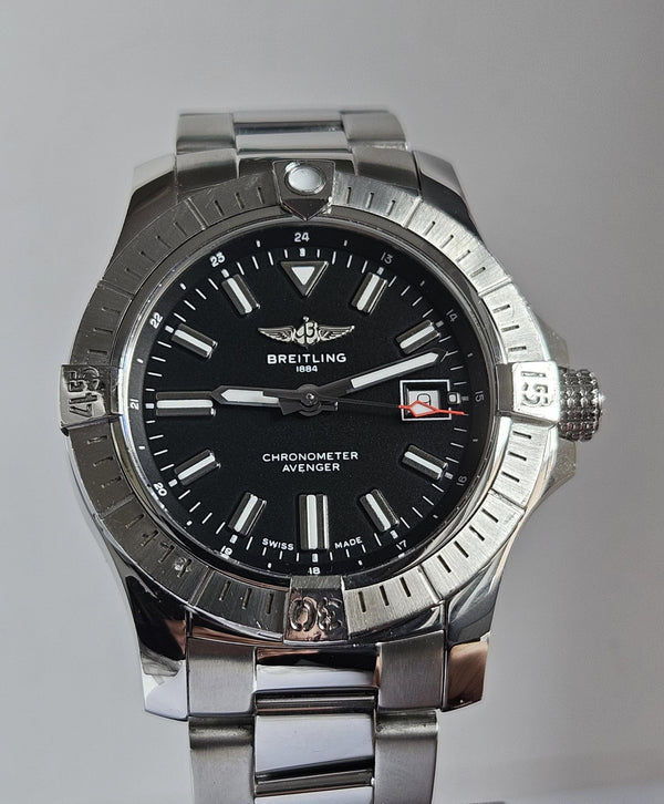 Breitling Avenger Automatic 43 - Men's Watch  - Ref. A17318101B1A1
