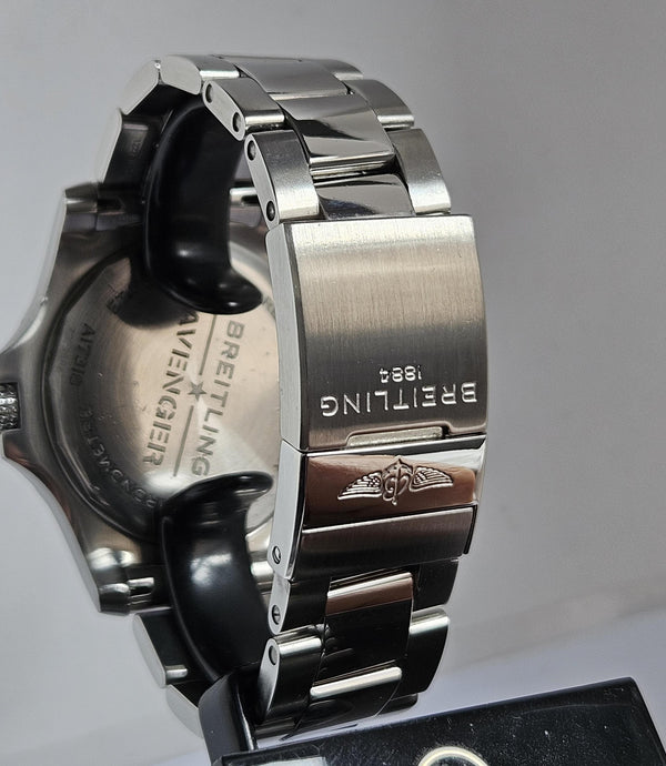 Breitling Avenger Automatic 43 - Men's Watch  - Ref. A17318101B1A1