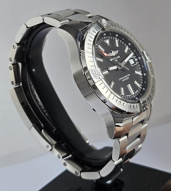 Breitling Avenger Automatic 43 - Men's Watch  - Ref. A17318101B1A1