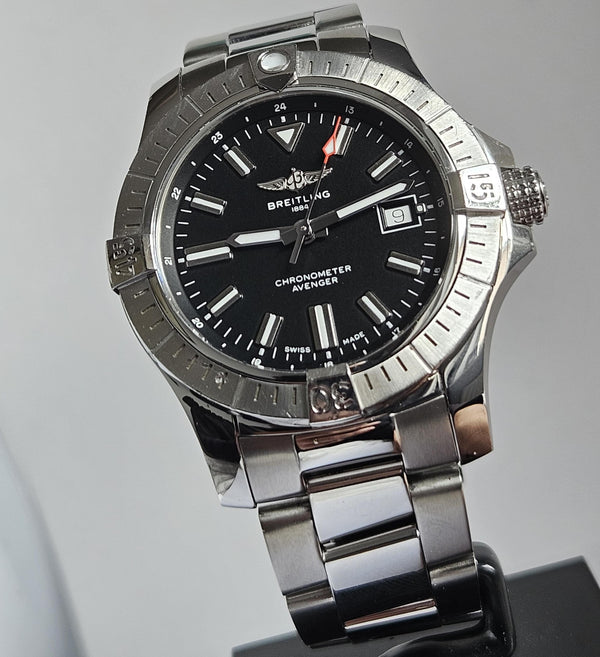 Breitling Avenger Automatic 43 - Men's Watch  - Ref. A17318101B1A1