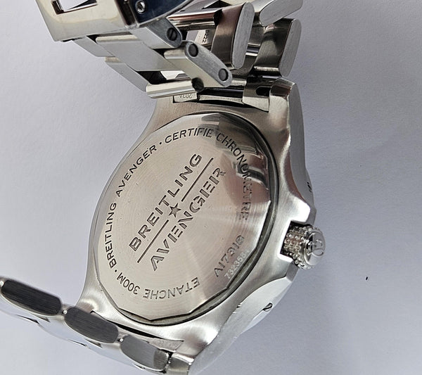 Breitling Avenger Automatic 43 - Men's Watch  - Ref. A17318101B1A1