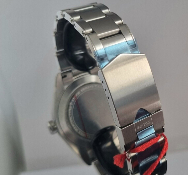 TUDOR Black Bay Fifty Eight Men's Black Watch - Unworn - Automatic - M79030N